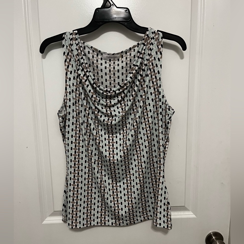 Calvin Klein women’s  cowl neck shell Sleeveless top in Size Medium